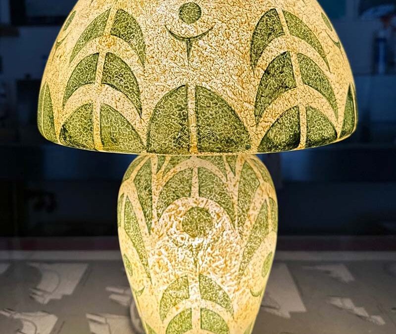 Electric Lamp or Electrolier, 1907–29, Pairpoint Mfg. Co., artist: Robert Gundersen, New Bedford, MA, New Bedford Whaling Museum